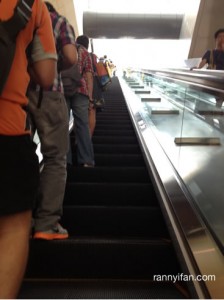 Tips Naik Eskalator MRT
